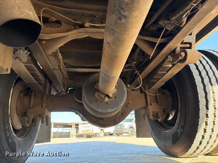 image for item FI2086 2005 Ford F650 dump truck