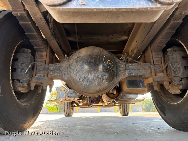 image for item FI2086 2005 Ford F650 dump truck