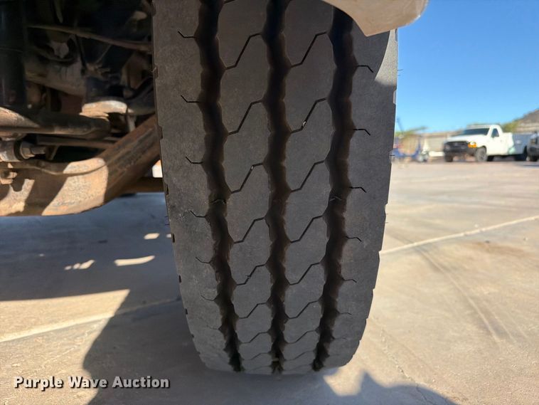image for item FI2086 2005 Ford F650 dump truck
