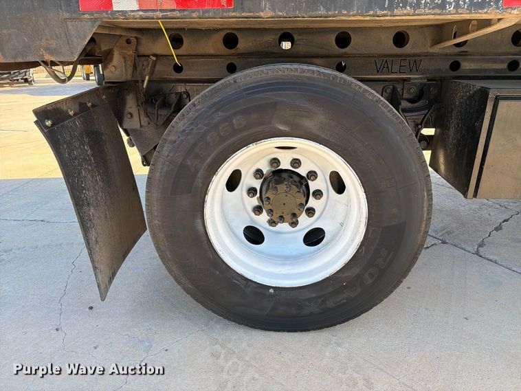 image for item FI2086 2005 Ford F650 dump truck