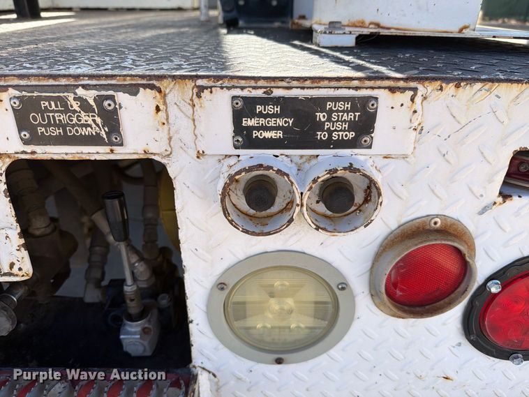image for item FI2089 2007 Ford F550 bucket truck