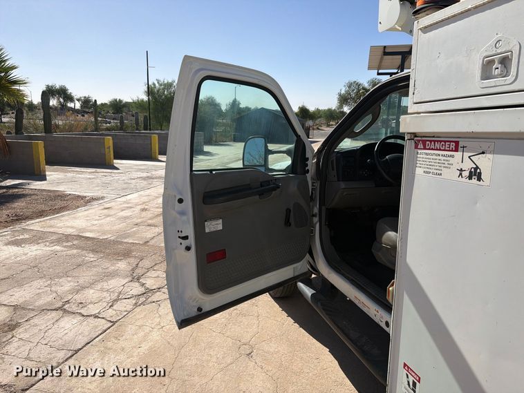 image for item FI2089 2007 Ford F550 bucket truck