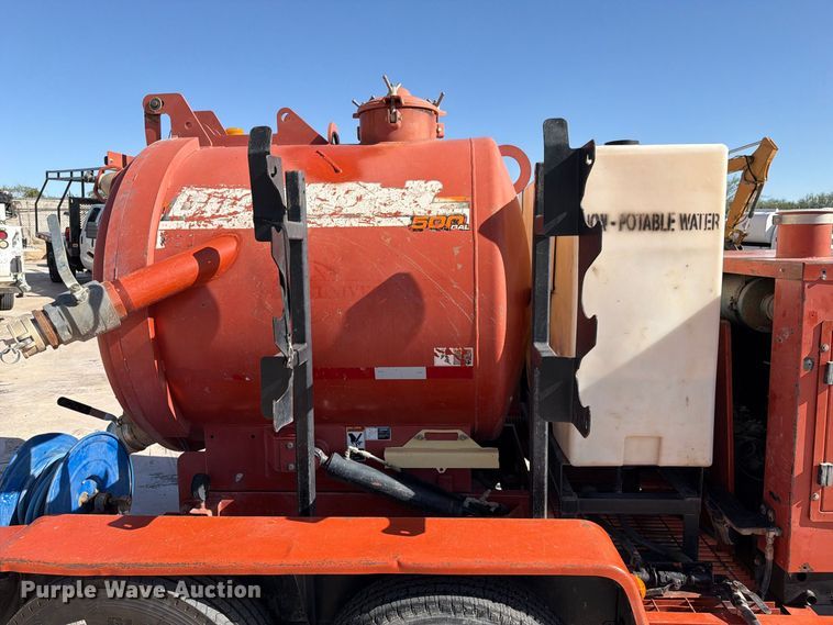 image for item FI2090 2011 Ditch Witch FX30 vacuum excavator