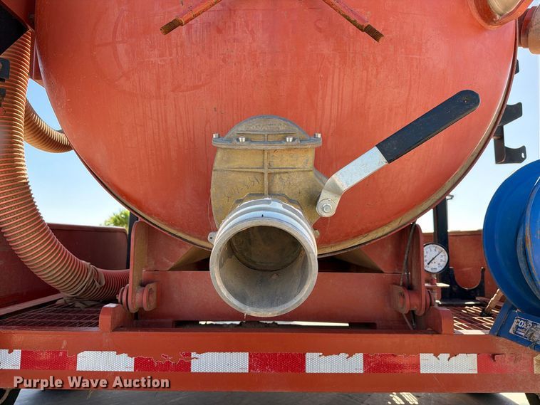 image for item FI2090 2011 Ditch Witch FX30 vacuum excavator
