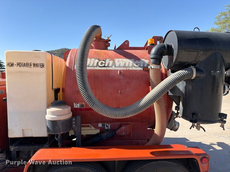 image for item FI2090 2011 Ditch Witch FX30 vacuum excavator
