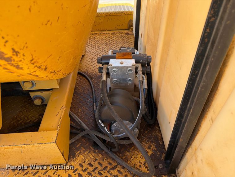 image for item FI2091 2006 Vermeer Vac-Tron PMD 550SDT vacuum excavator