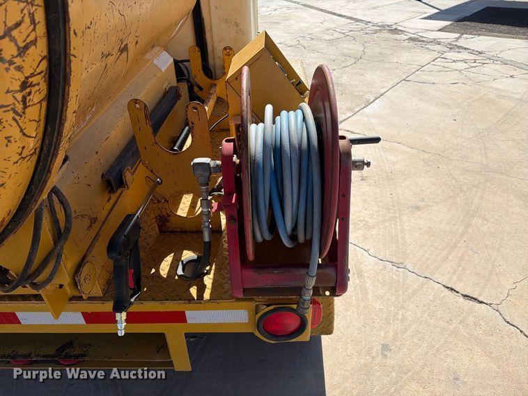 image for item FI2091 2006 Vermeer Vac-Tron PMD 550SDT vacuum excavator