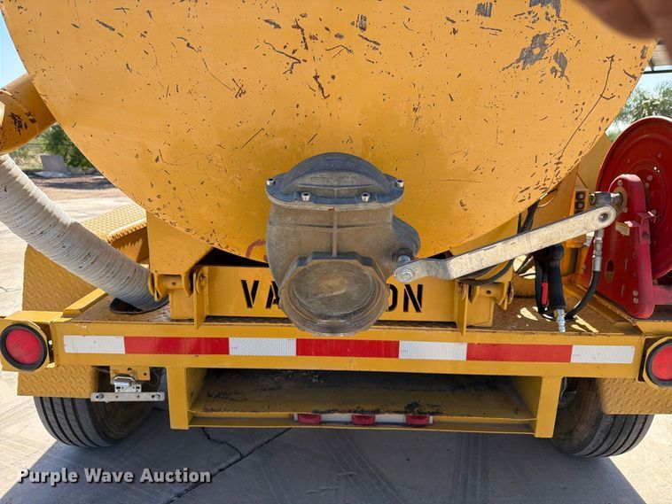 image for item FI2091 2006 Vermeer Vac-Tron PMD 550SDT vacuum excavator