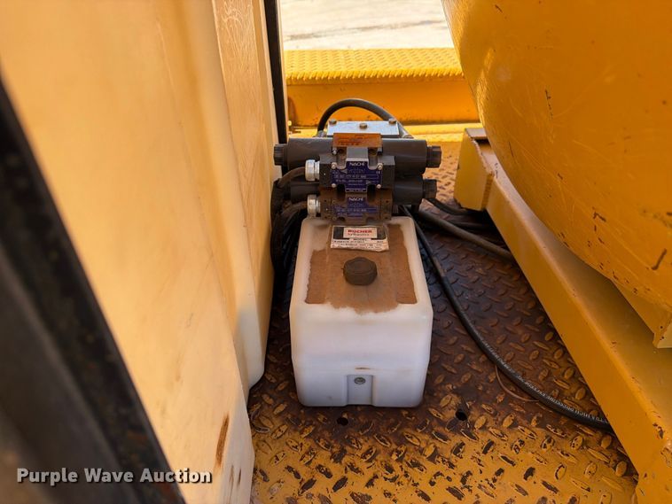 image for item FI2091 2006 Vermeer Vac-Tron PMD 550SDT vacuum excavator