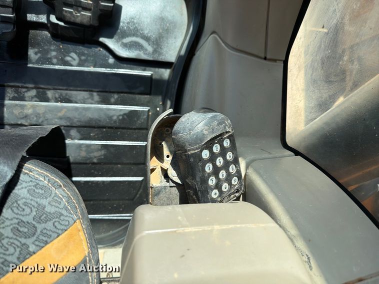 image for item FI2093 2014 Case CX210C excavator