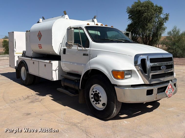 image for item FI2094 2005 Ford F750 fuel truck