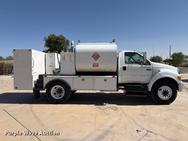 image for item FI2094 2005 Ford F750 fuel truck