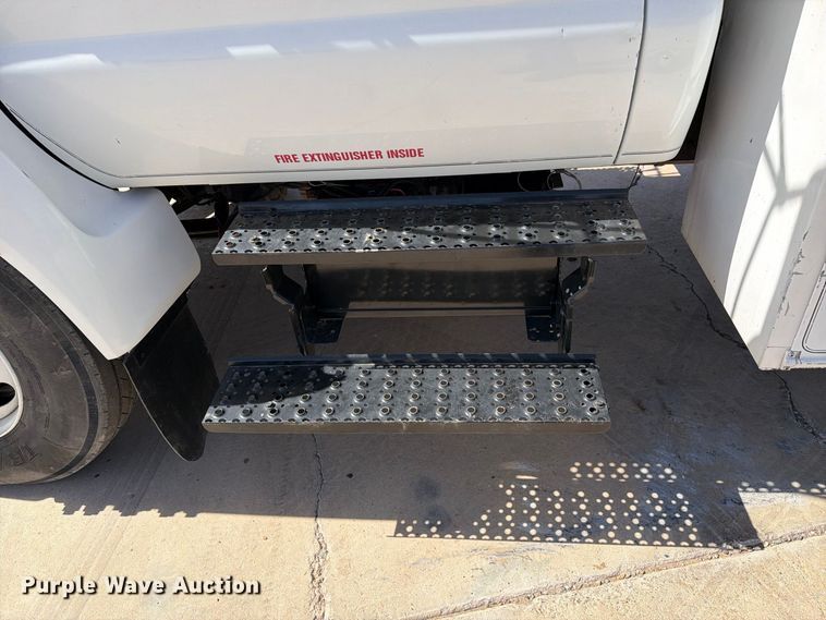 image for item FI2094 2005 Ford F750 fuel truck