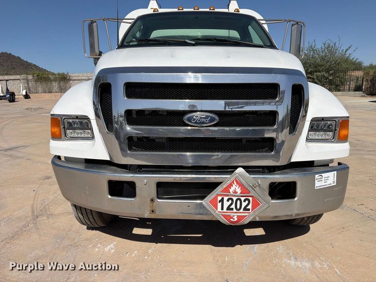 image for item FI2094 2005 Ford F750 fuel truck
