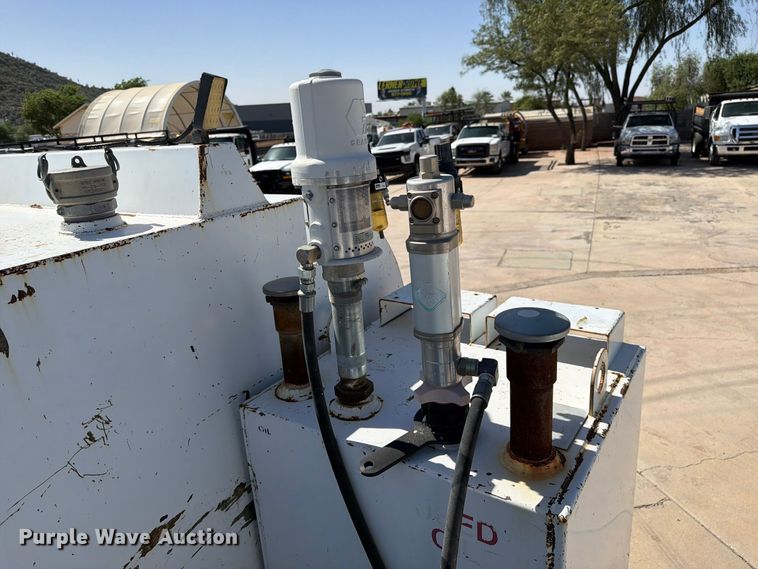 image for item FI2094 2005 Ford F750 fuel truck