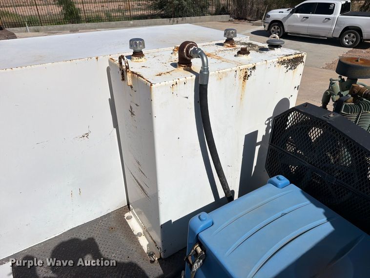 image for item FI2094 2005 Ford F750 fuel truck