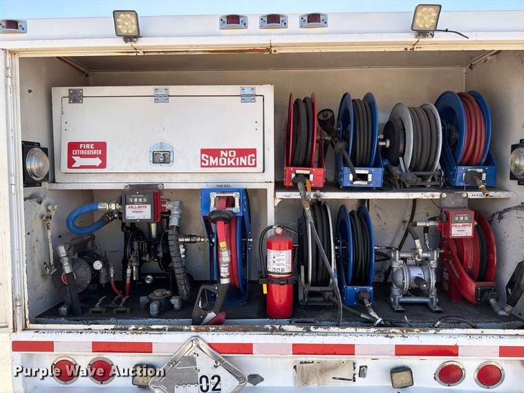 image for item FI2094 2005 Ford F750 fuel truck