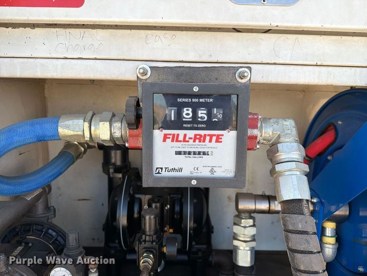 image for item FI2094 2005 Ford F750 fuel truck