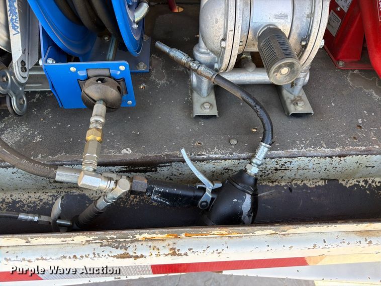 image for item FI2094 2005 Ford F750 fuel truck