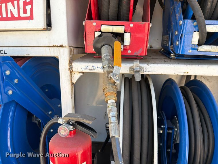 image for item FI2094 2005 Ford F750 fuel truck