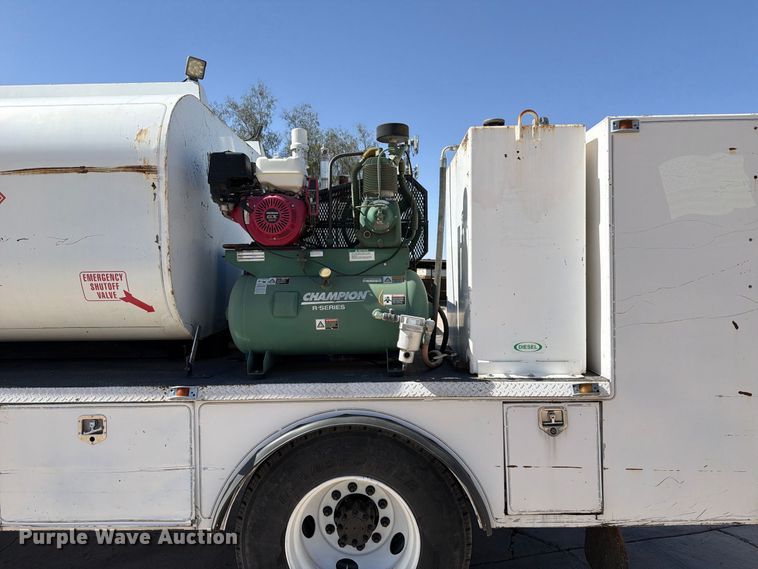 image for item FI2094 2005 Ford F750 fuel truck