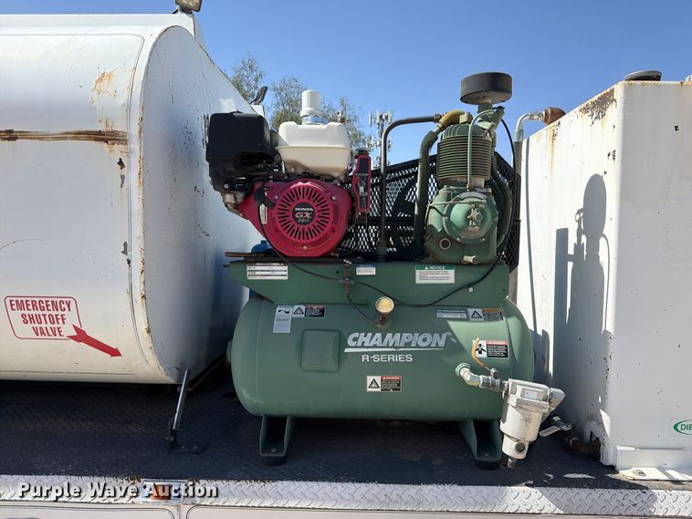 image for item FI2094 2005 Ford F750 fuel truck