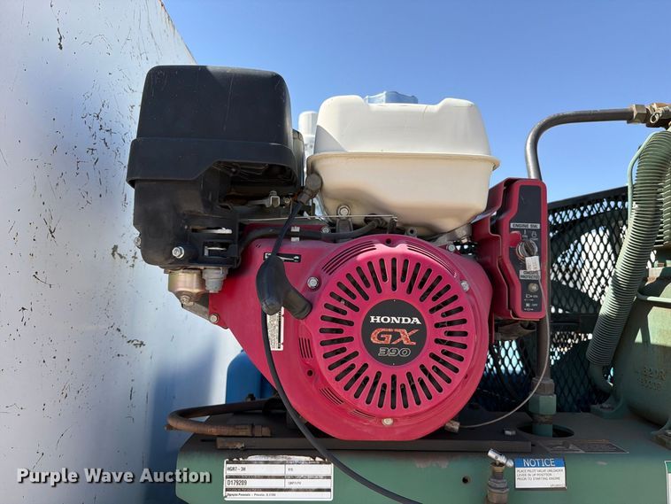 image for item FI2094 2005 Ford F750 fuel truck