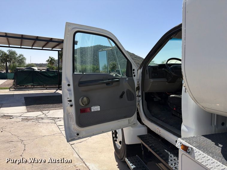 image for item FI2094 2005 Ford F750 fuel truck
