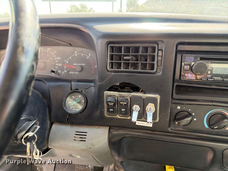 image for item FI2094 2005 Ford F750 fuel truck