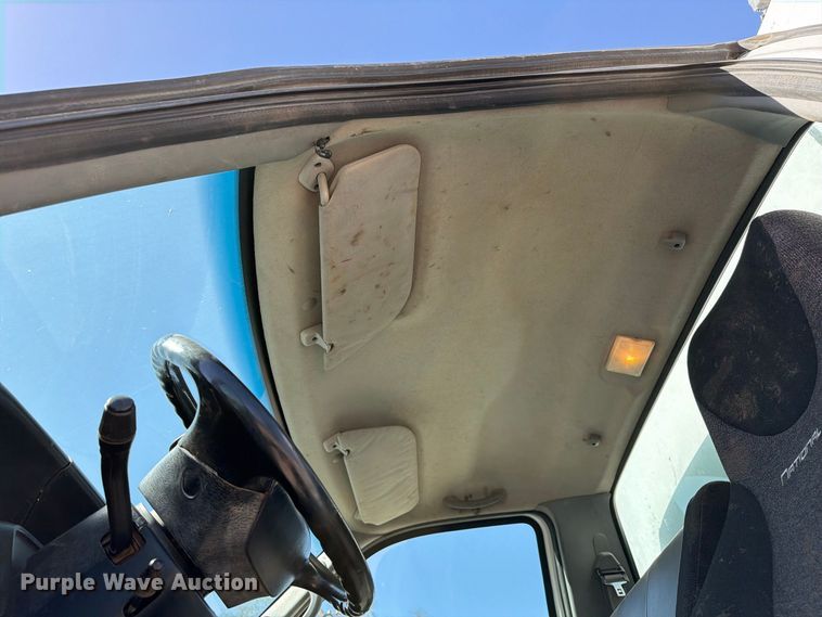 image for item FI2094 2005 Ford F750 fuel truck