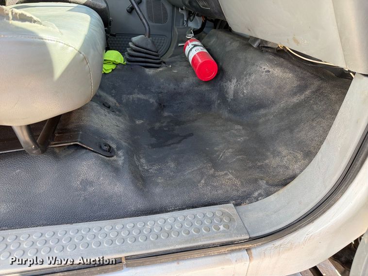 image for item FI2094 2005 Ford F750 fuel truck