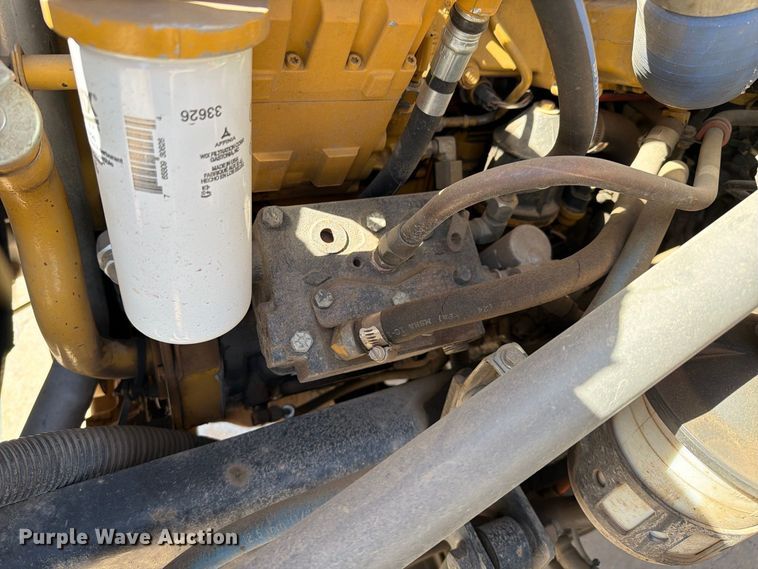 image for item FI2094 2005 Ford F750 fuel truck