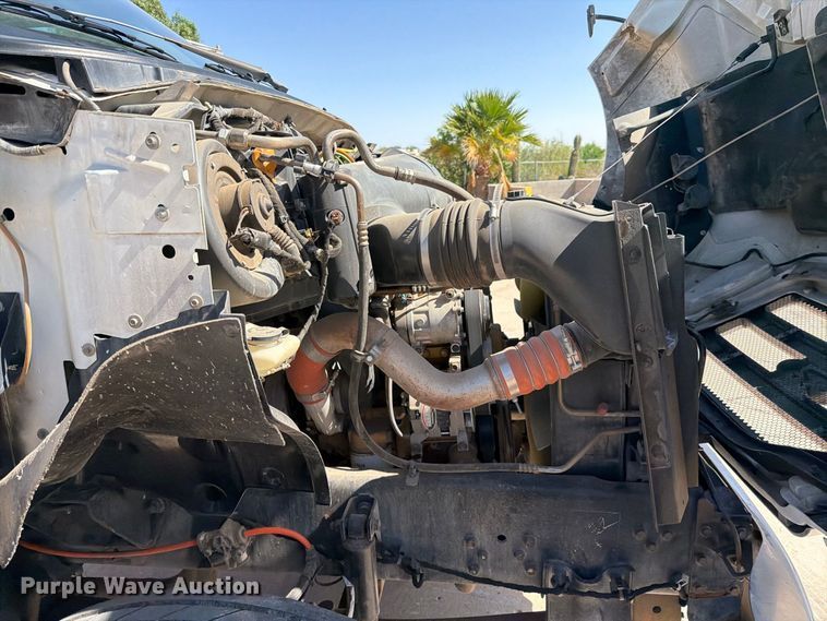 image for item FI2094 2005 Ford F750 fuel truck