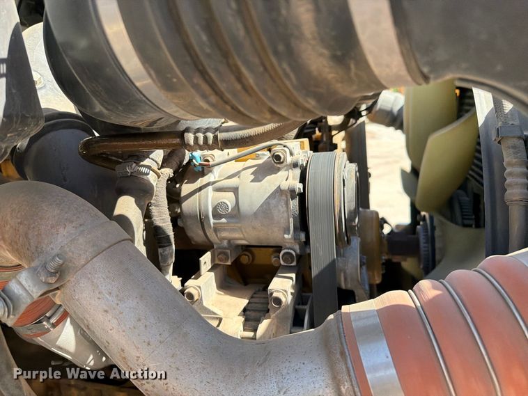 image for item FI2094 2005 Ford F750 fuel truck