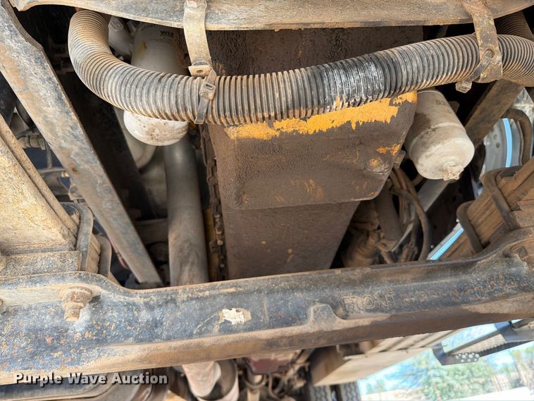 image for item FI2094 2005 Ford F750 fuel truck