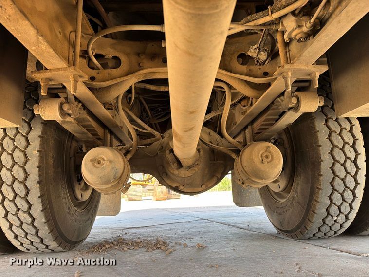 image for item FI2094 2005 Ford F750 fuel truck