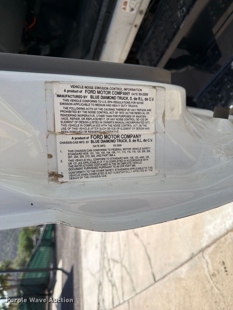 image for item FI2094 2005 Ford F750 fuel truck