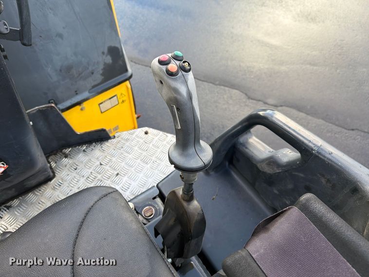 image for item FI2096 2017 Bomag BW 138 AD-5 double drum vibratory roller