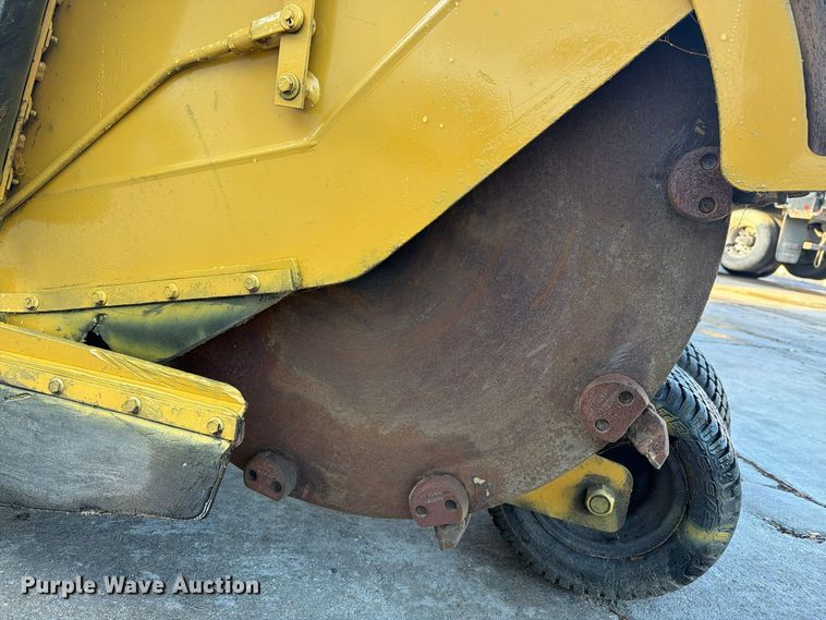 image for item FI2102 Vermeer V-1550 trencher