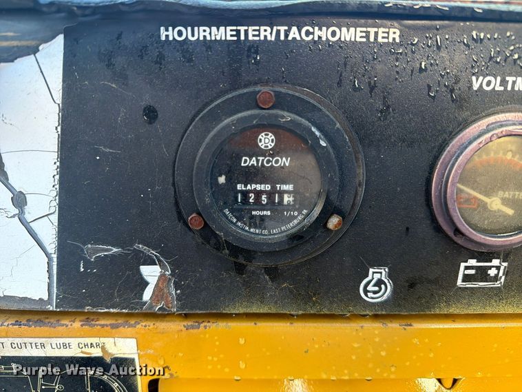 image for item FI2102 Vermeer V-1550 trencher