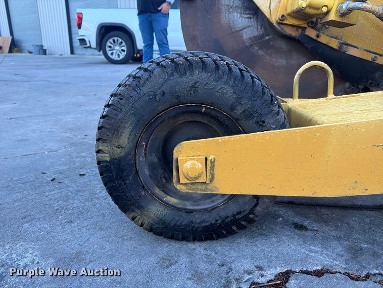 image for item FI2102 Vermeer V-1550 trencher