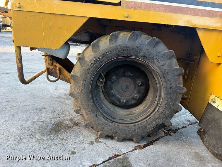 image for item FI2102 Vermeer V-1550 trencher