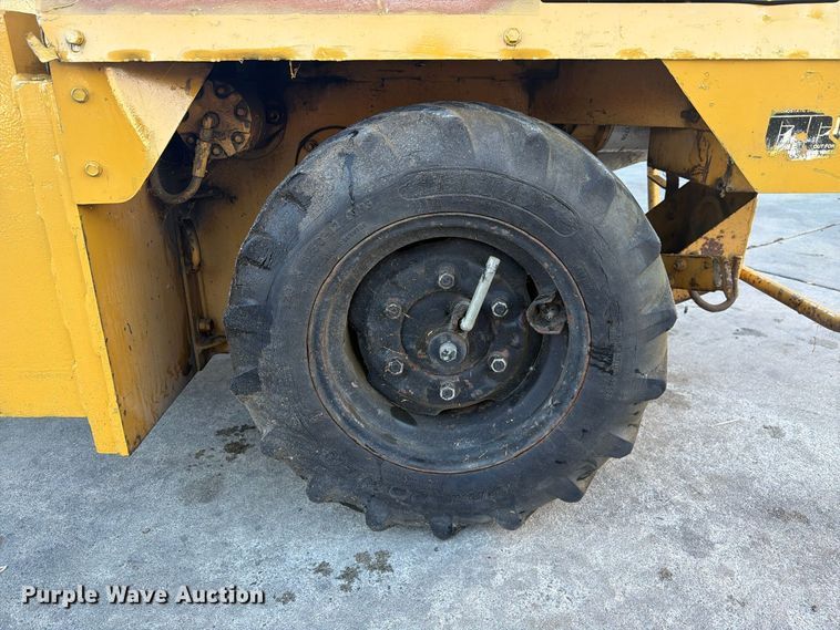 image for item FI2102 Vermeer V-1550 trencher