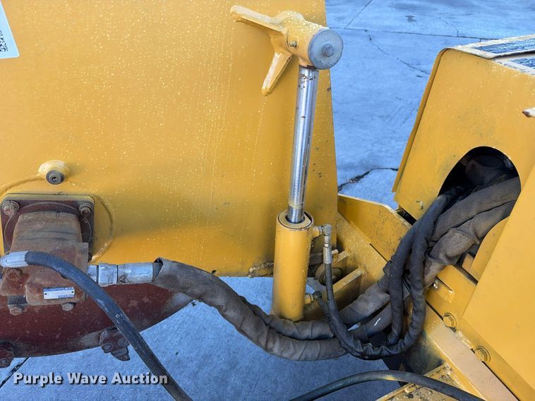 image for item FI2103 Vermeer V1850 trencher