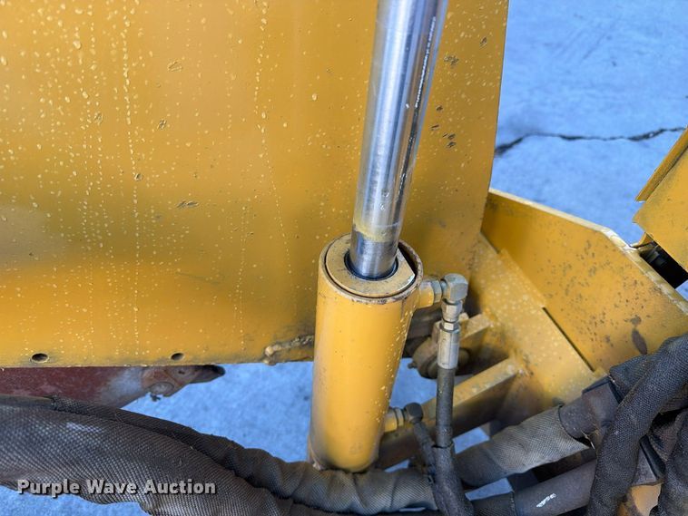 image for item FI2103 Vermeer V1850 trencher