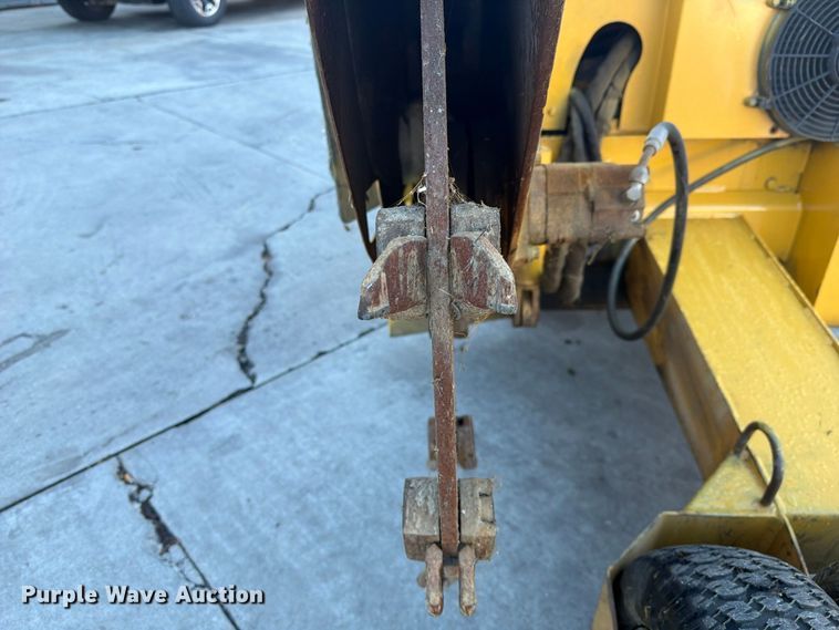 image for item FI2103 Vermeer V1850 trencher
