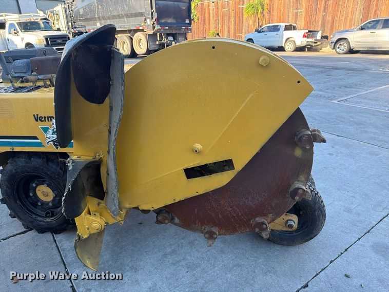 image for item FI2103 Vermeer V1850 trencher