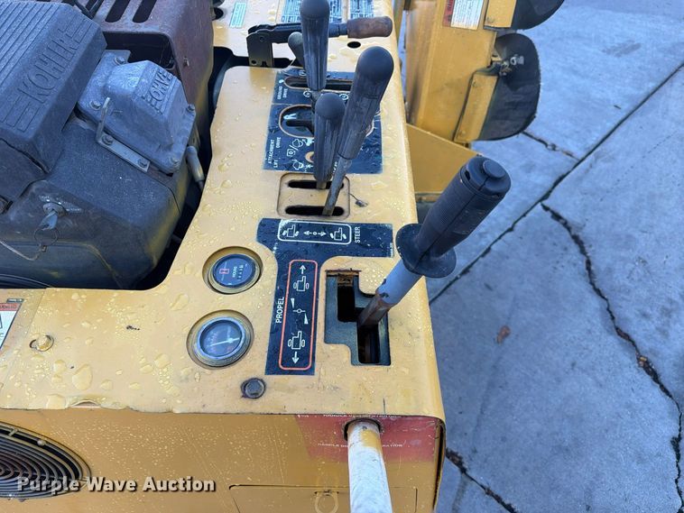 image for item FI2103 Vermeer V1850 trencher