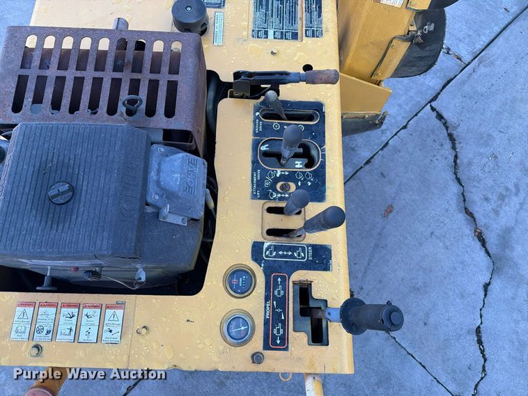 image for item FI2103 Vermeer V1850 trencher