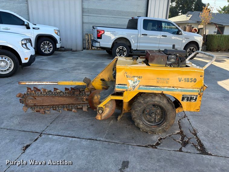 image for item FI2104 Vermeer V-1850 trencher